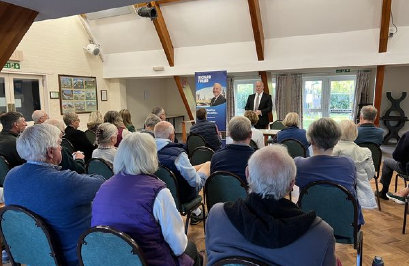 Richard addressing residents at Keysoe Town Hall