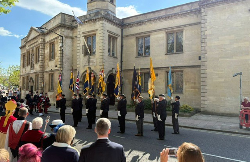 Richard Fuller at VE/VJ 80 Day commemoration outside the old Town Hall Bedford