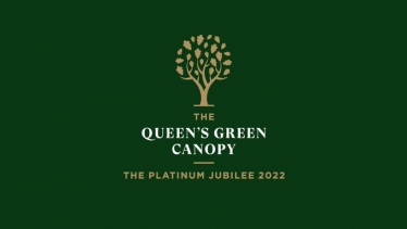 Queen's garden canopy