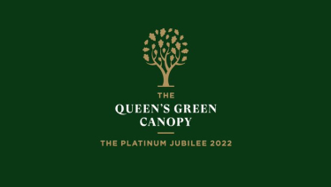 Queen's garden canopy