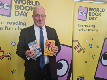 Richard Fuller MP celebrates World Book Day 2026
