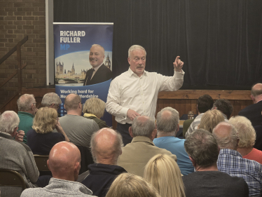 Richard Fuller MP addressing Clapham town hall meeting