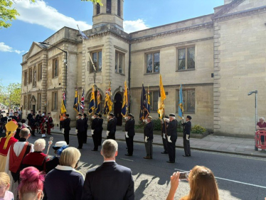 Richard Fuller at VE/VJ 80 Day commemoration outside the old Town Hall Bedford