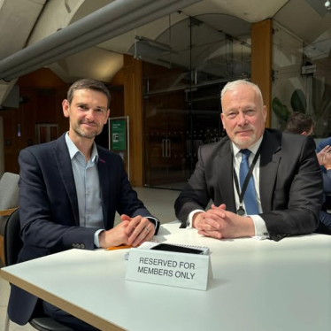 Richard Fuller MP with Adam Wilkinson of Link discussing banking hubs