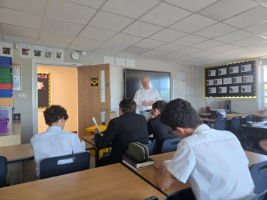 Richard Fuller MP addressing students at Sandy Secondary